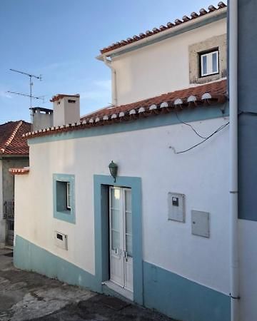 Typical Small House Near Lisbon Oeiras Exterior photo